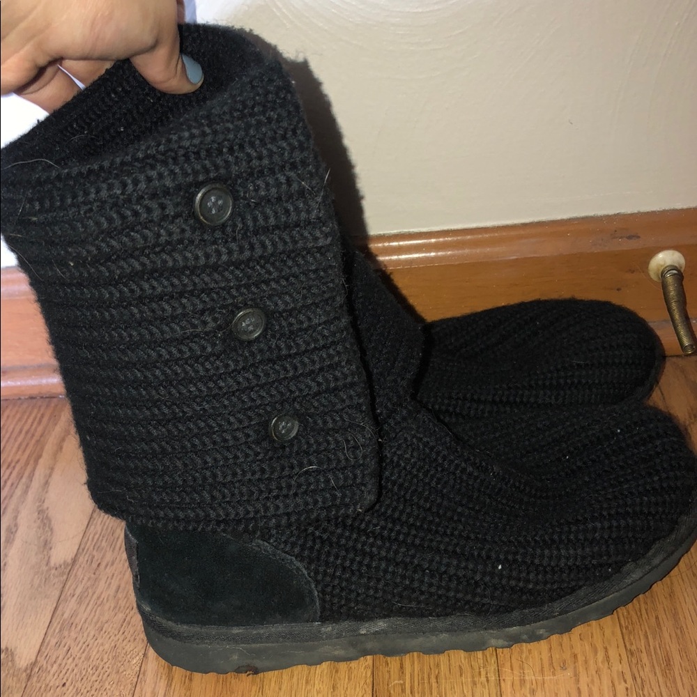 Black knitted ugg boots
